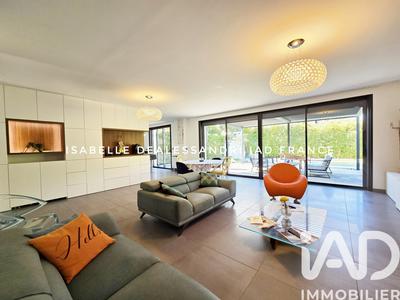 Maison - 162 m² - 5 pièces