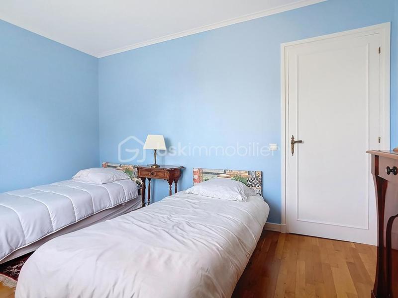 Maison - 207 m² - 6 pièces