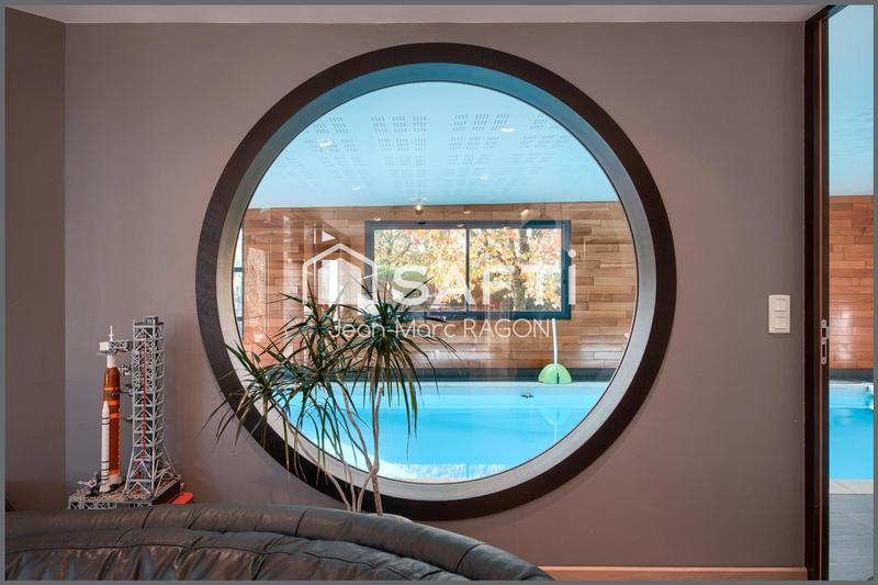 Maison - 264 m² - 7 pièces