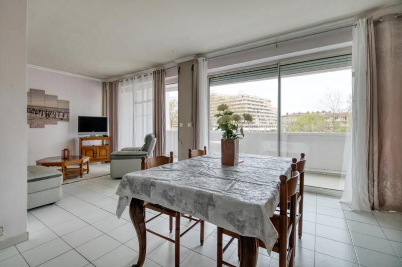 Appartement - 90 m² - 3 pièces