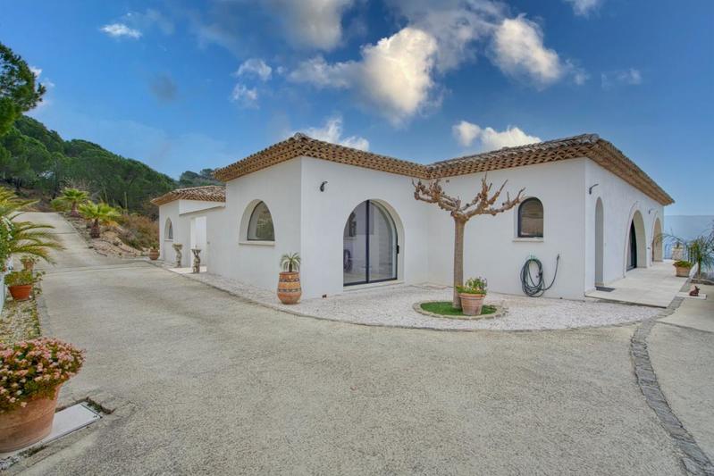 Villa - 350 m² - 4 pièces