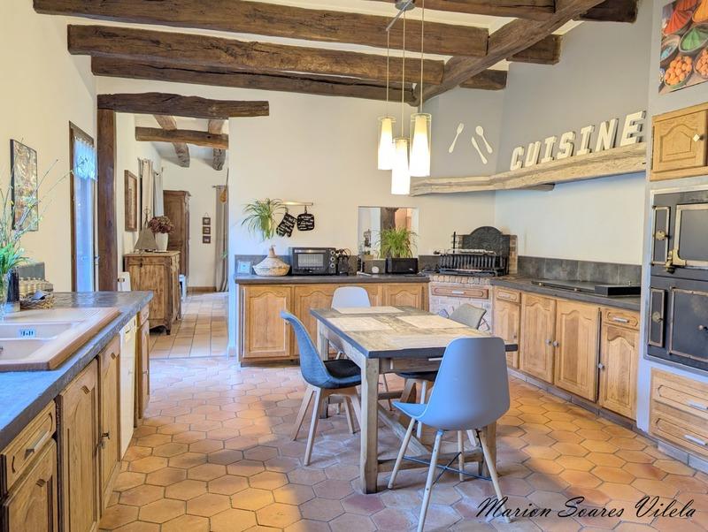 Maison - 320 m² - 11 pièces