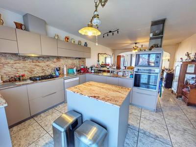 Propriété - 182 m² - 8 pièces