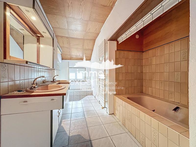 Maison - 179 m² - 7 pièces