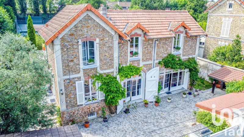 Maison - 177 m² - 7 pièces