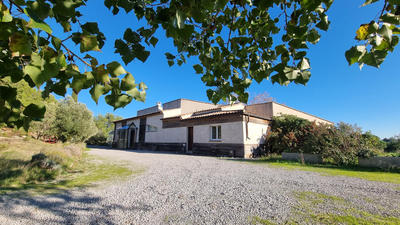 Propriété - 326 m² - 8 pièces