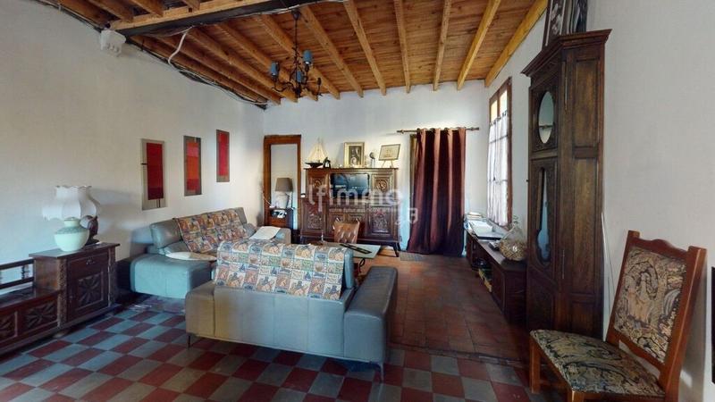 Maison - 240 m² - 8 pièces