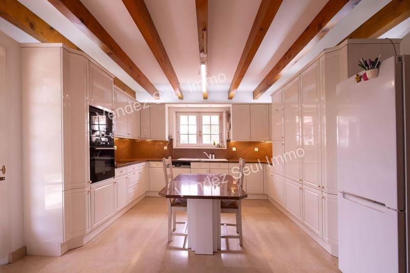 Maison traditionnelle - 223 m² - 7 pièces