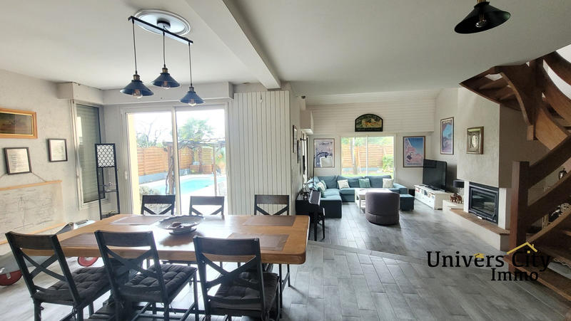 Maison - 186 m² - 7 pièces