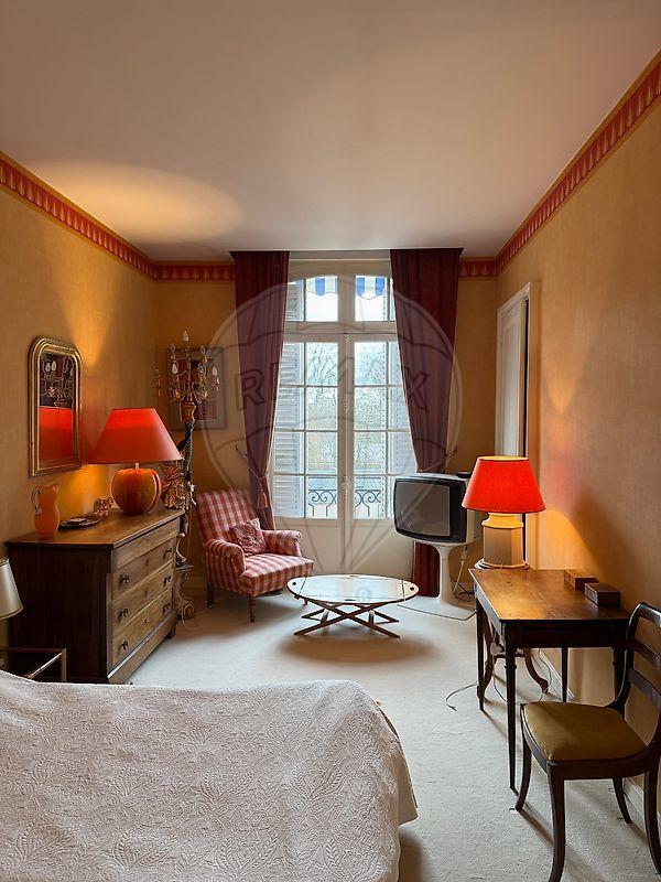 Appartement - 297 m² - 9 pièces