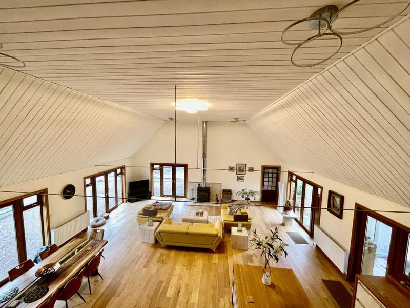 Maison - 200 m² - 7 pièces