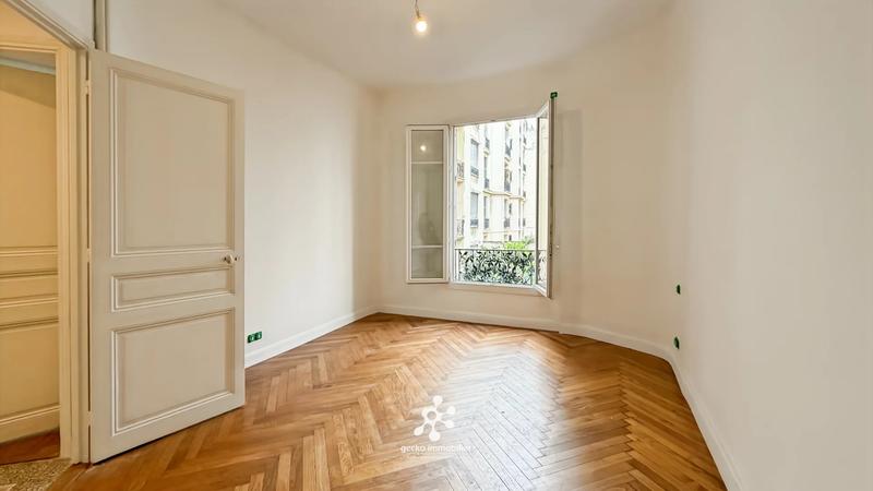Appartement - 100 m² - 5 pièces