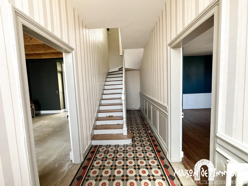 Maison - 200 m² - 6 pièces