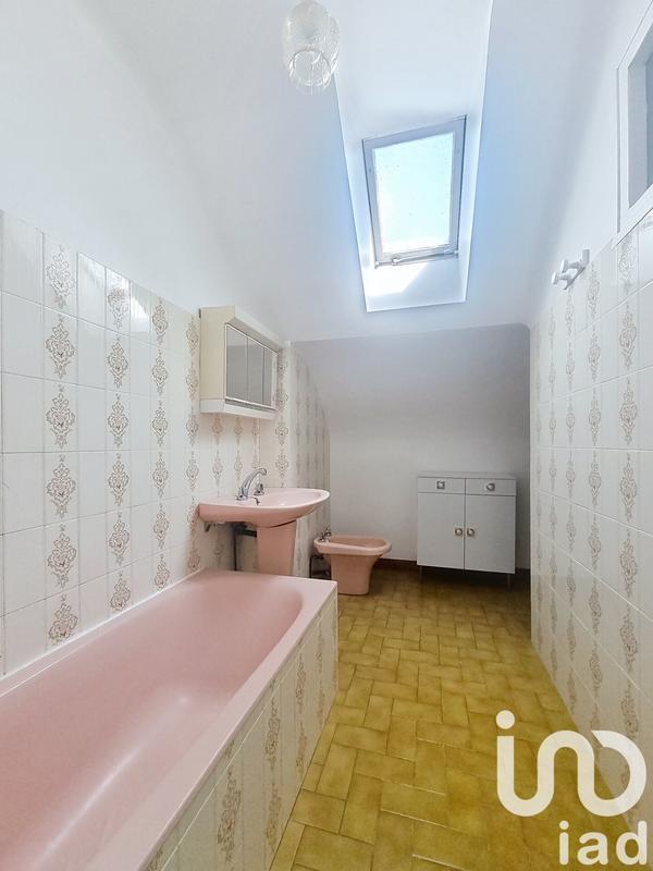 Maison - 243 m² - 10 pièces