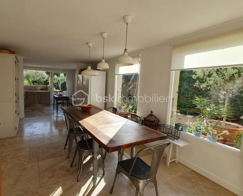 Mas - 260 m² - 10 pièces