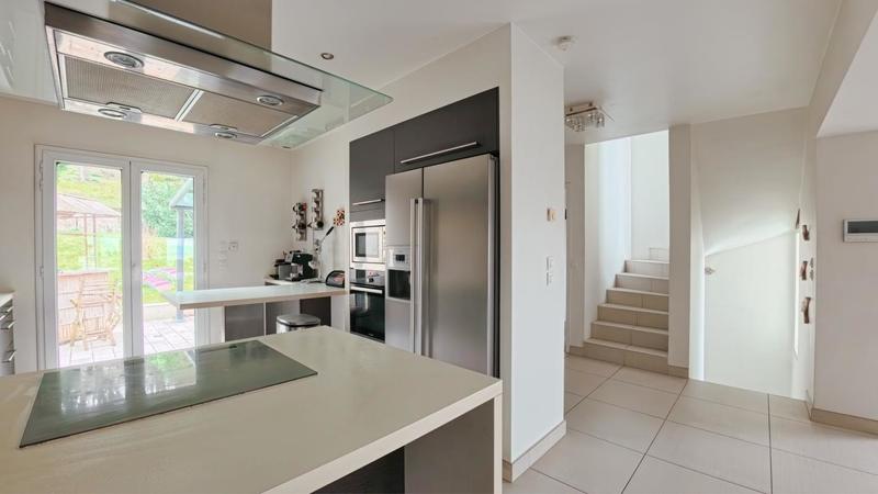 Pavillon - 235 m² - 7 pièces