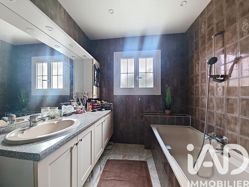 Maison - 190 m² - 8 pièces