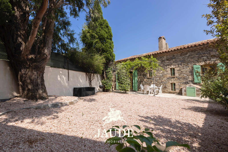 Maison - 200 m² - 8 pièces