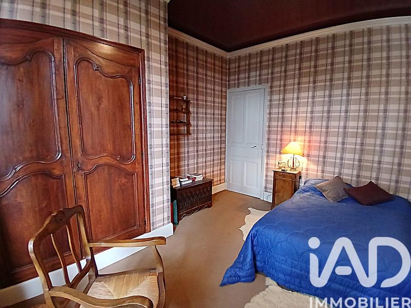 Maison - 211 m² - 8 pièces