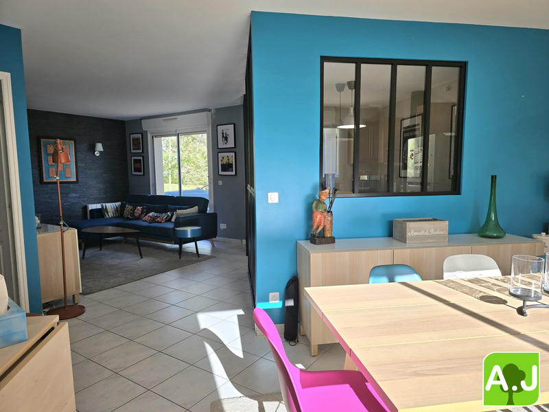 Maison - 90 m² - 5 pièces