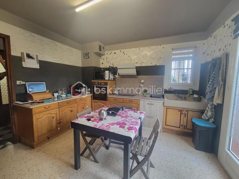 Maison - 180 m² - 9 pièces