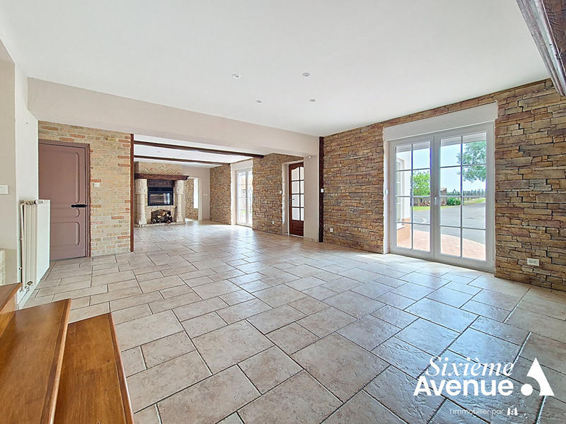 Maison - 265 m² - 6 pièces