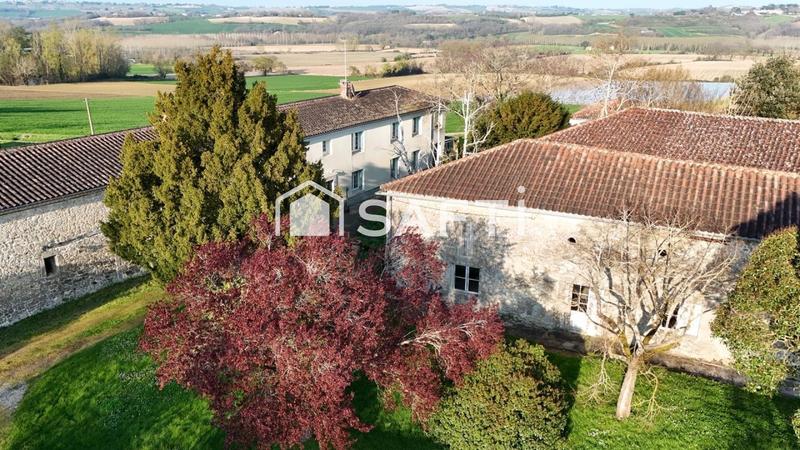 Maison - 200 m² - 6 pièces