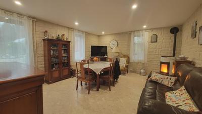 Maison - 85 m² - 5 pièces