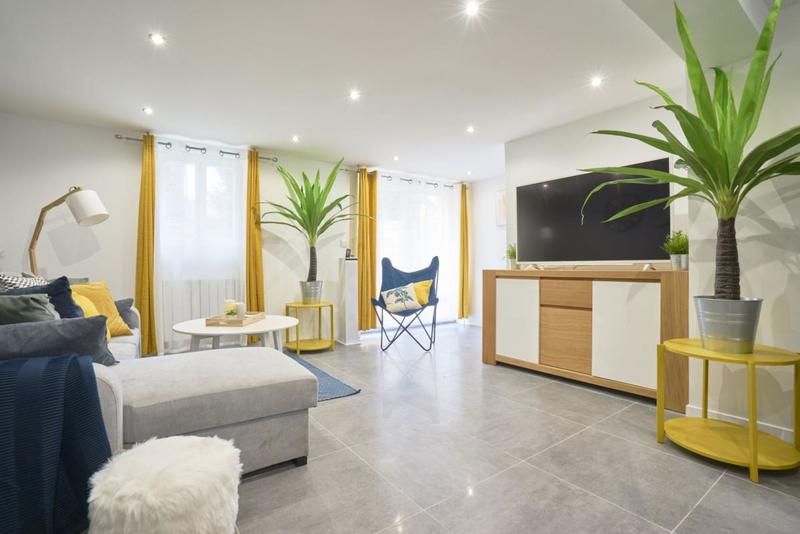 Maison - 145 m² - 9 pièces