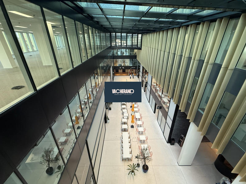 Bureau - 749 m² - 1 pièce