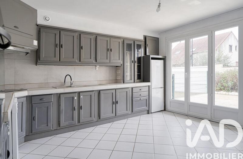 Maison - 181 m² - 8 pièces