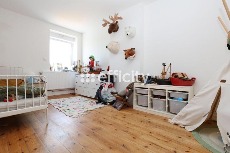 Maison - 188 m² - 8 pièces