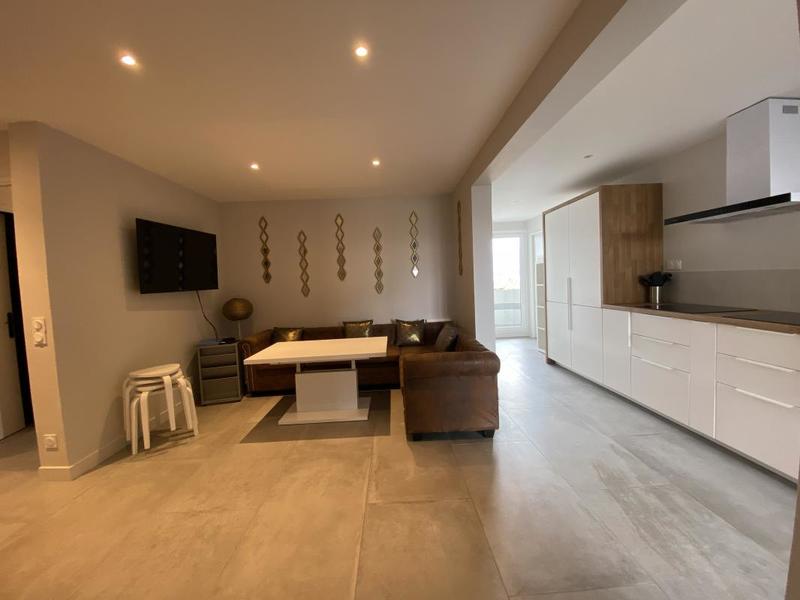 Appartement - 117 m² - 7 pièces