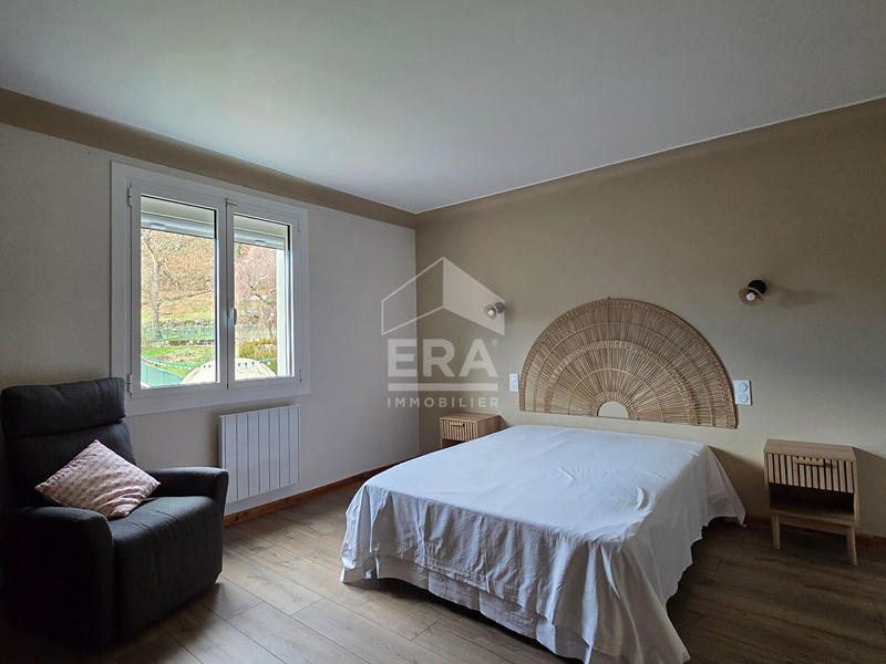 Maison - 301 m² - 12 pièces