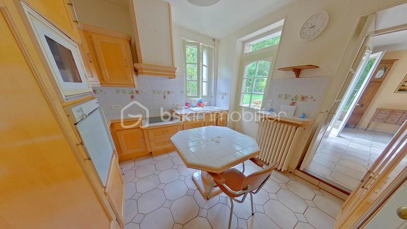 Propriété - 149 m² - 6 pièces