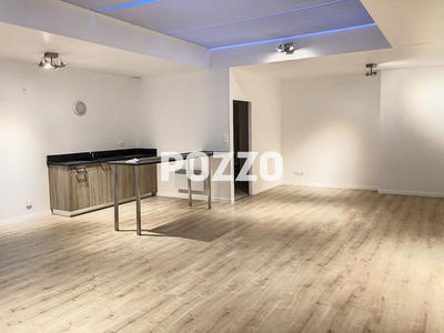 Local commercial - 90 m² - 2 pièces