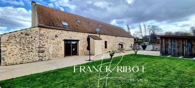 Maison - 224 m² - 7 pièces