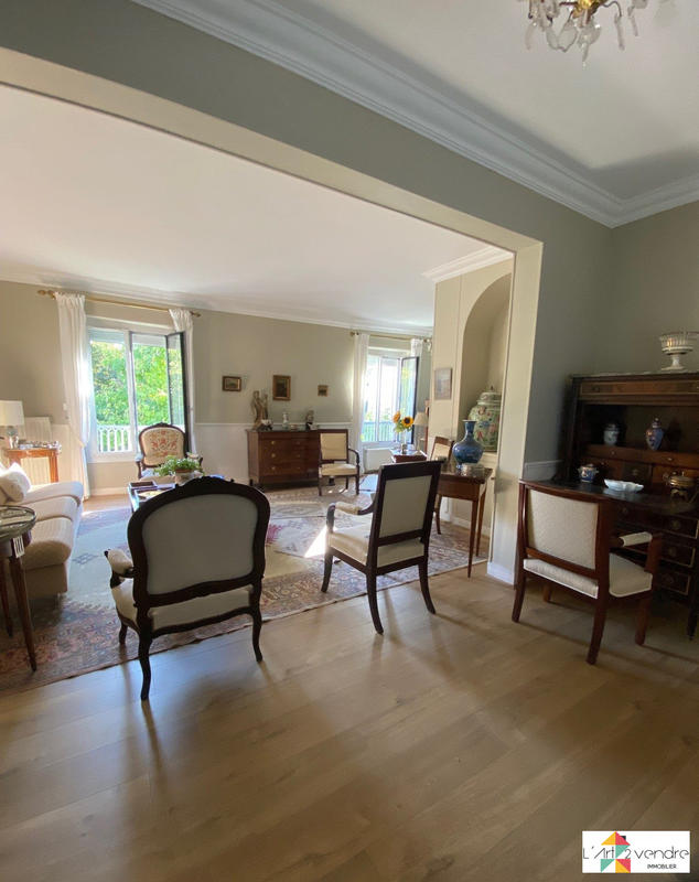 Maison - 188 m² - 8 pièces