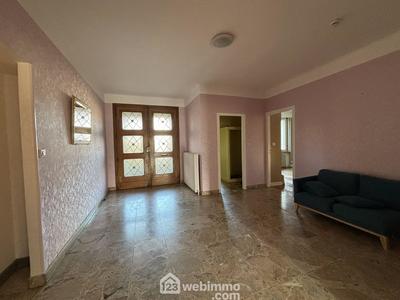 Maison - 370 m² - 11 pièces