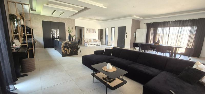 Maison - 226 m² - 7 pièces