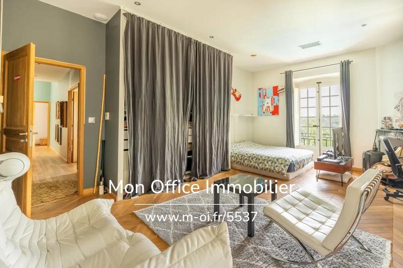 Maison - 500 m² - 8 pièces