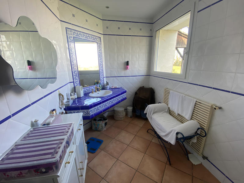 Maison - 280 m² - 8 pièces