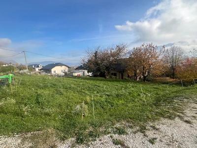 Terrain constructible - 892 m²