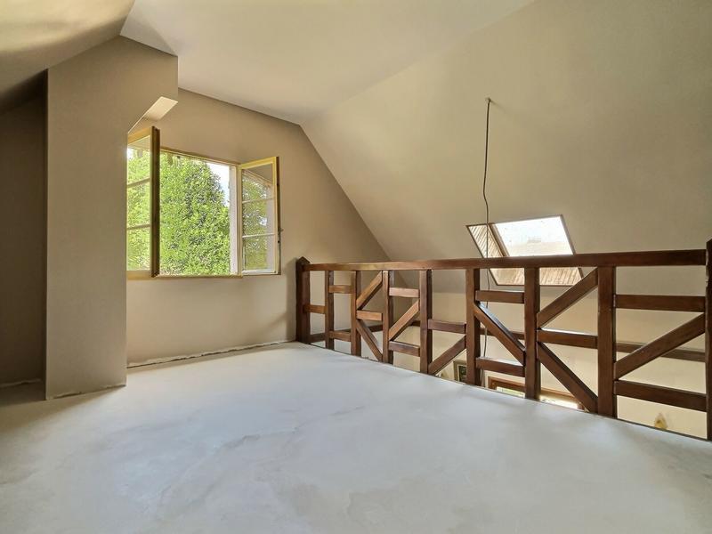Maison - 257 m² - 9 pièces