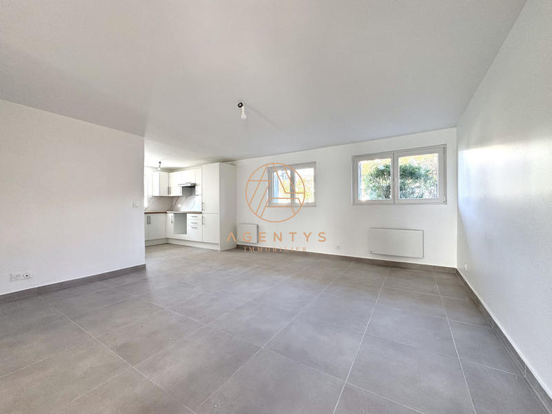 Appartement - 95 m² - 5 pièces