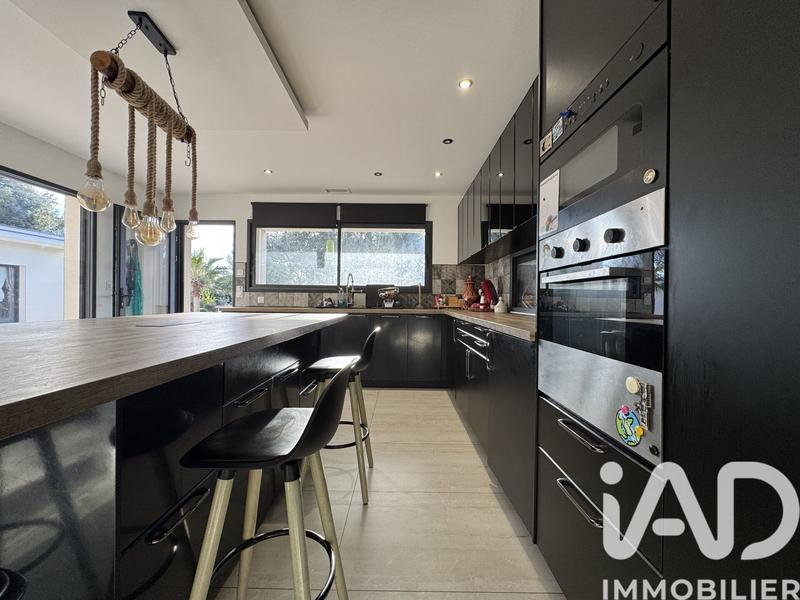 Maison - 229 m² - 5 pièces