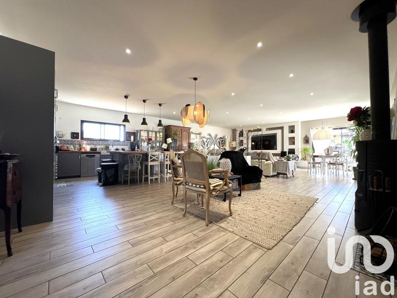 Maison - 198 m² - 5 pièces