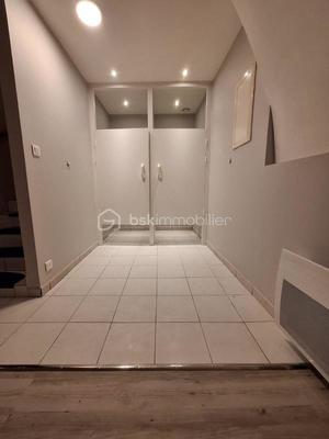 Local commercial - 128 m² - 8 pièces