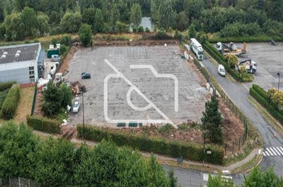 Terrain commercial - 5 607 m²