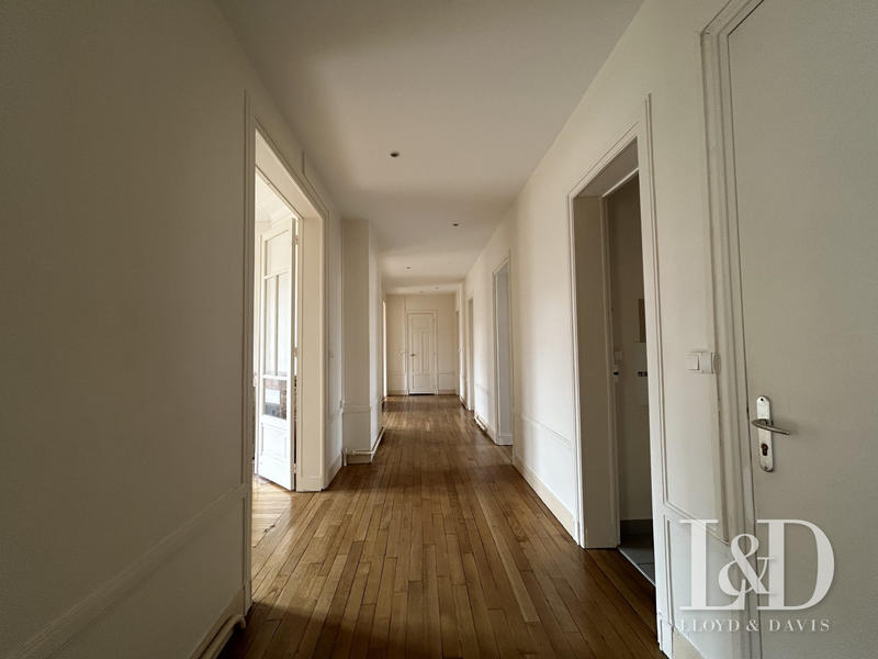 Appartement - 125 m² - 5 pièces